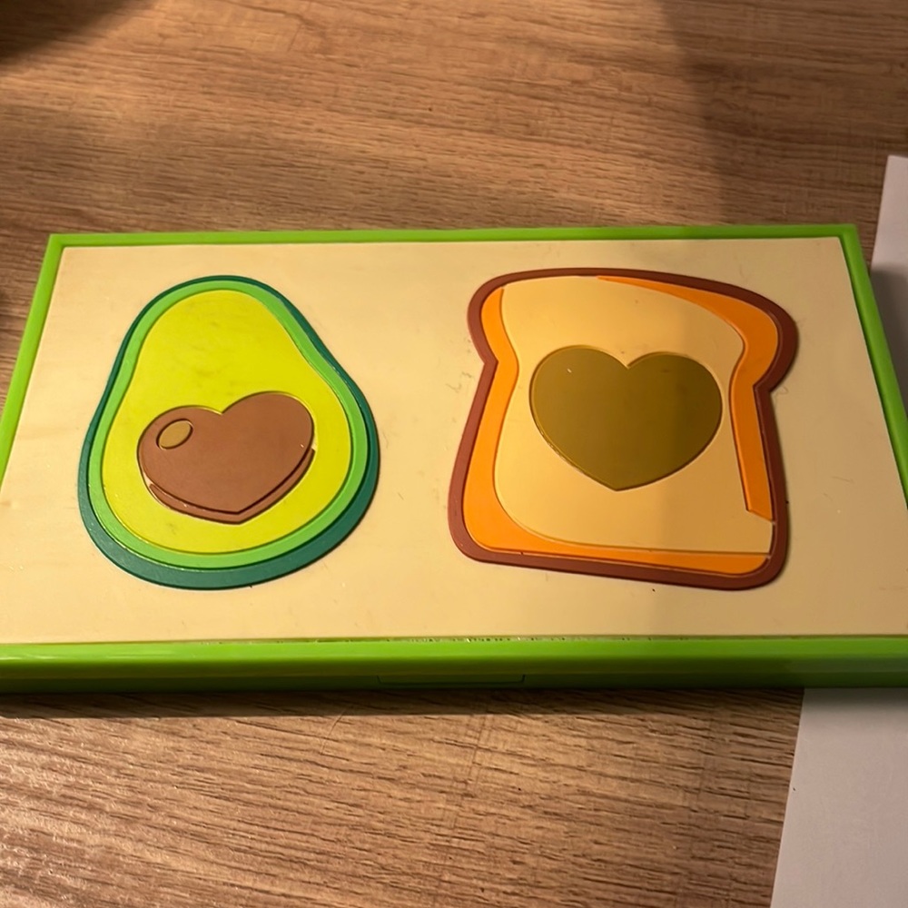 Avocado Toast eyeshadow Palette